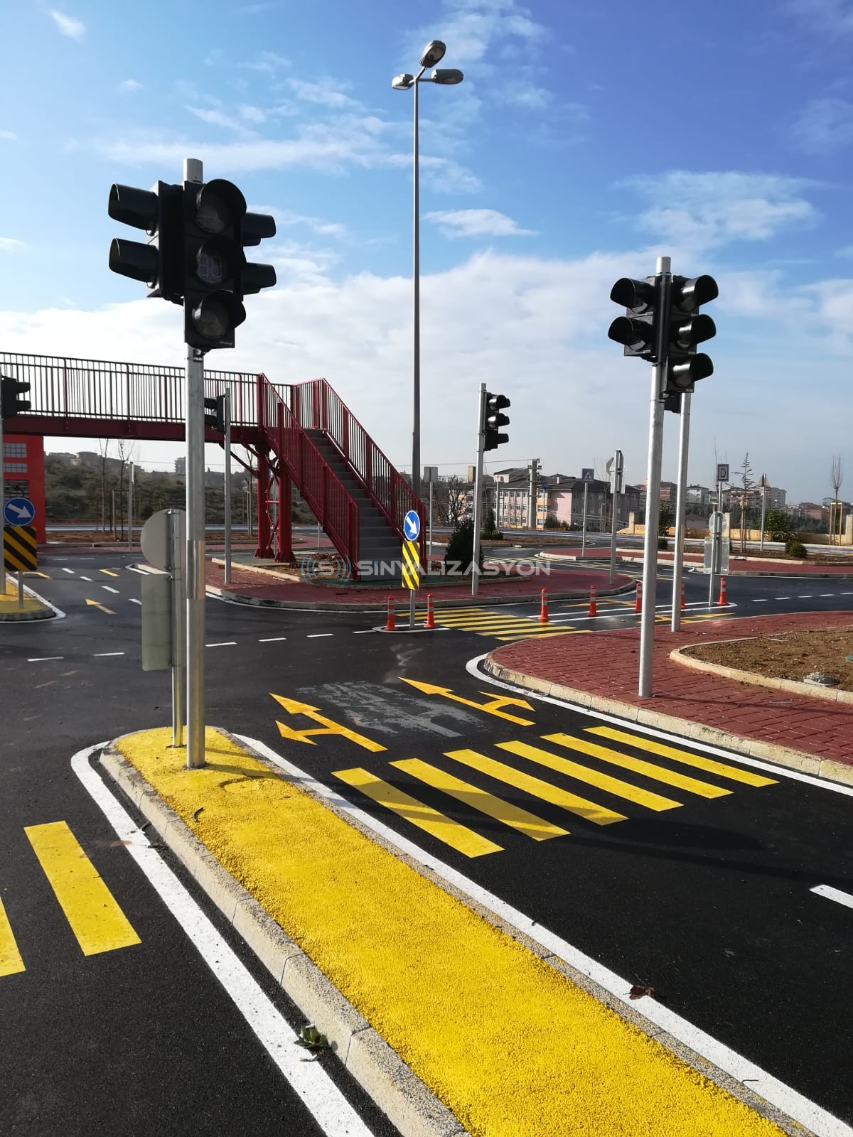 L'ensemble de signalisation du parc d'éducation routière a été installé pour la municipalité de Çayırova.